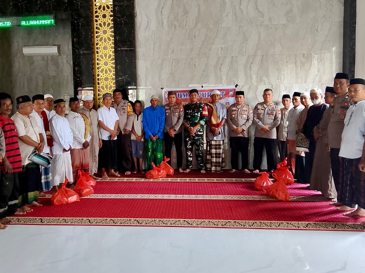 Safari Jumat Polres Takalar : Edukasi Kamtibmas dan Kepedulian Sosial di Desa Maccini Sombala