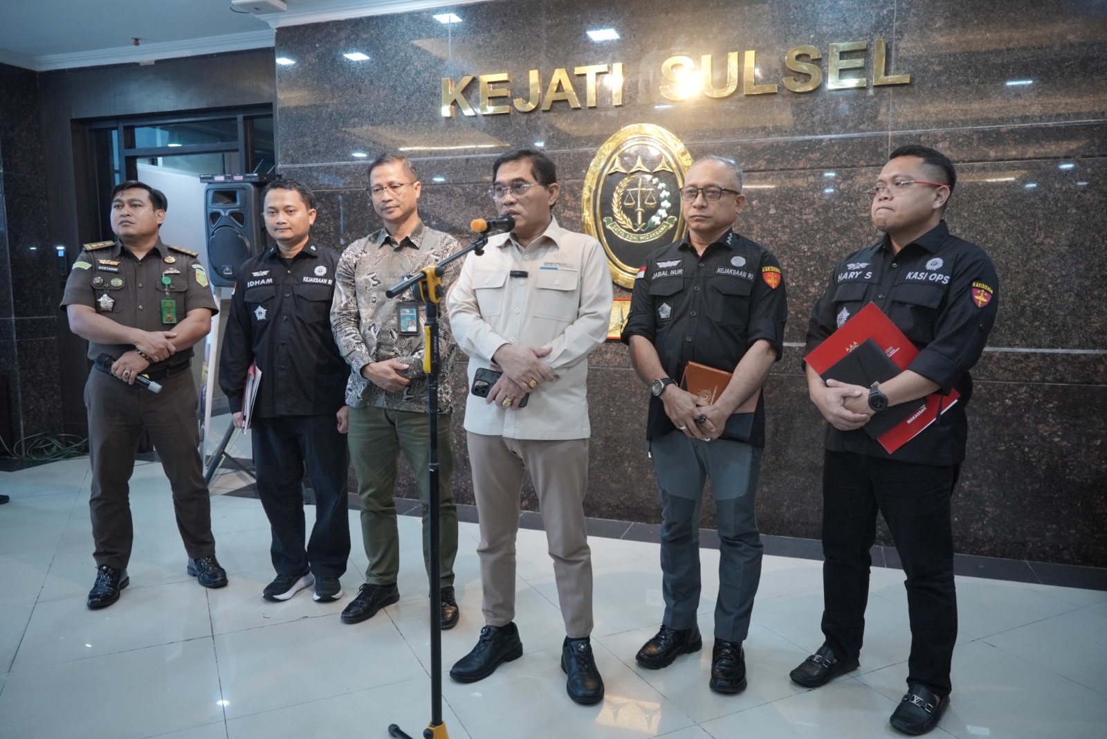 LAGI IRJEN KEMENTERIAN PKP SERAHKAN KASUS KORUPSI, KALI INI PERKARA DI BPP SULAWESI III KE KEJATI SULSEL