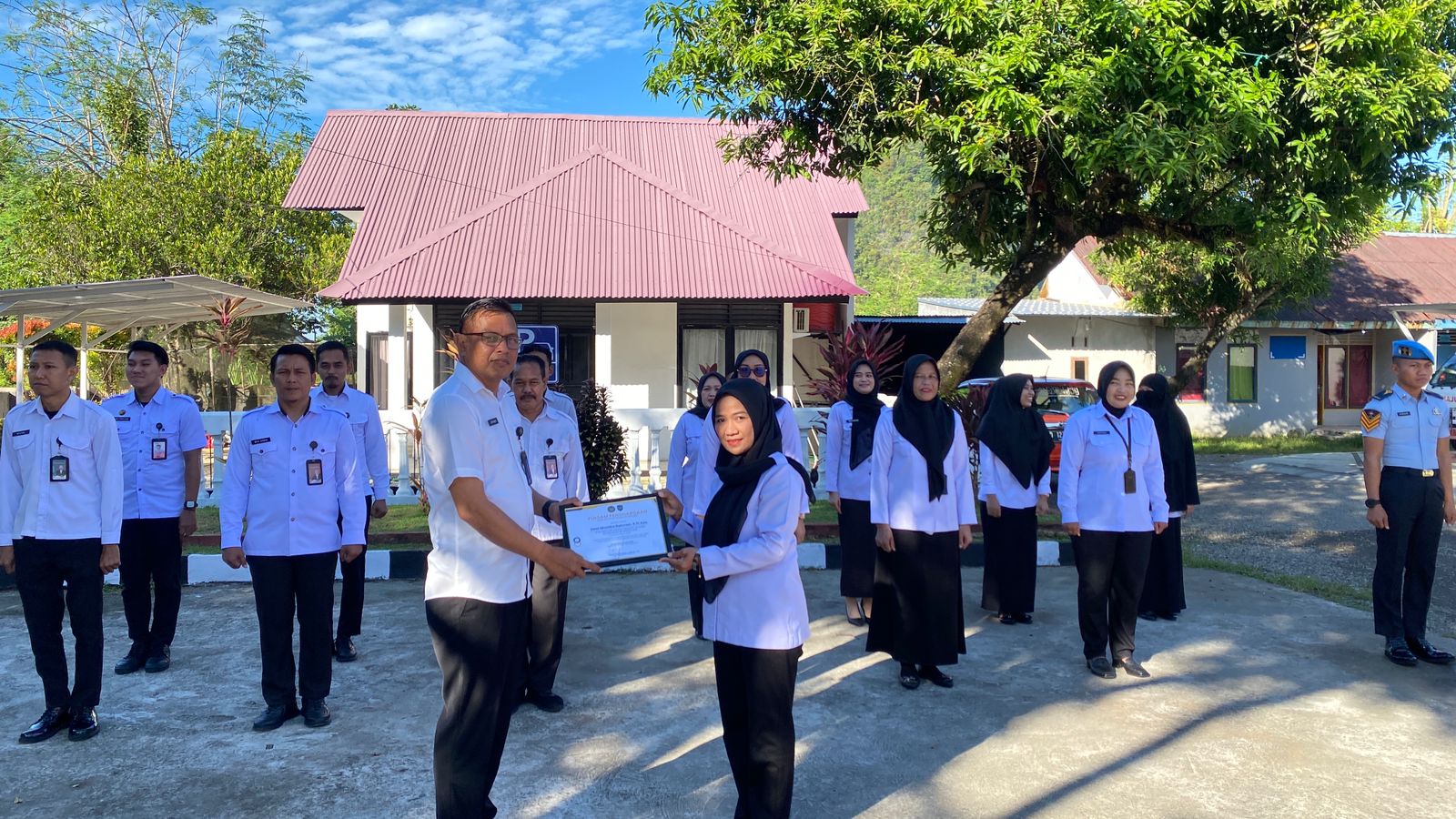 Rutan Pangkajene Apresiasi Kinerja Melalui Penghargaan Pegawai Teladan