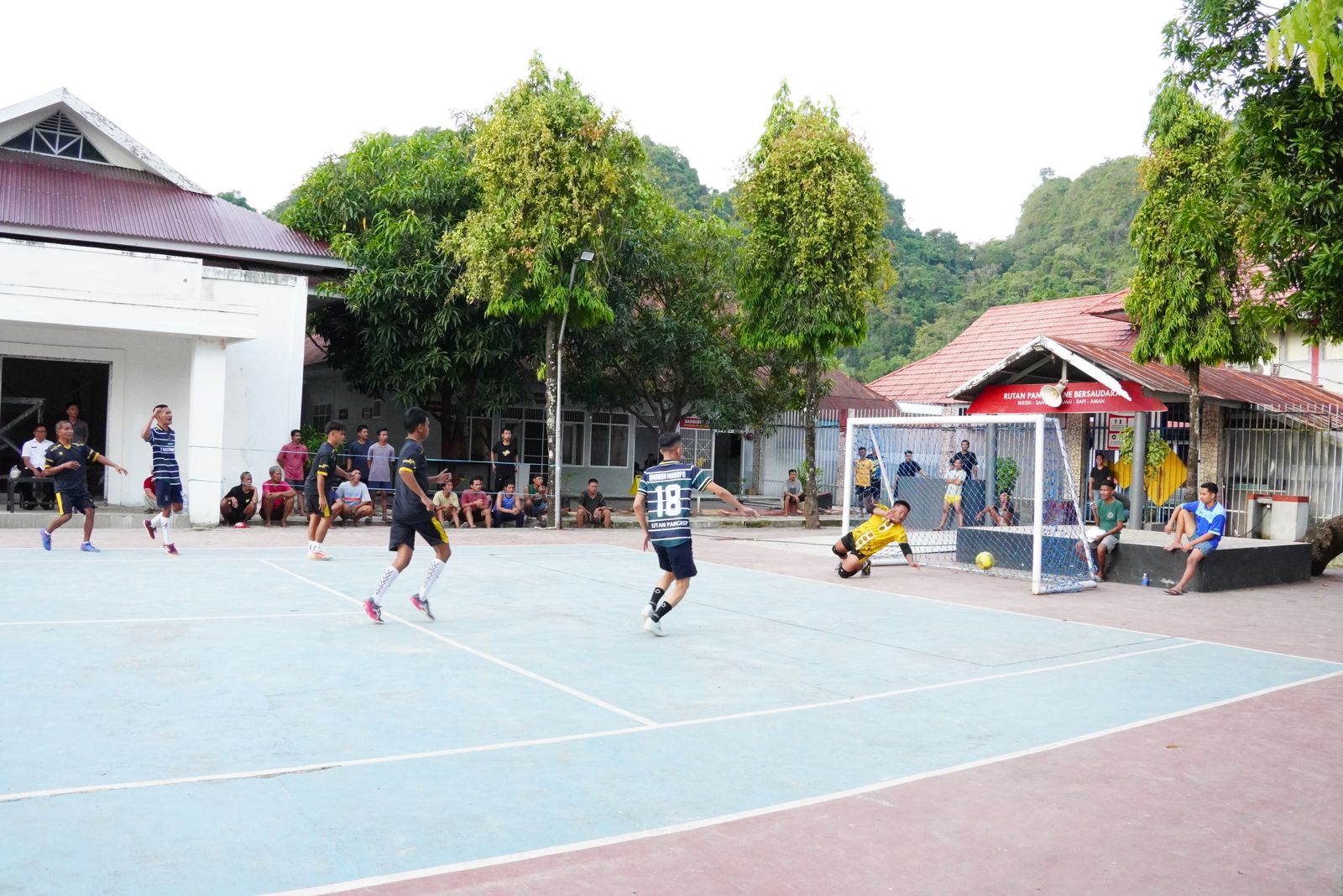 Liga Futsal Rutan Pangkajene Season II Resmi Dibuka, Petugas dan Warga Binaan Berkolaborasi di Lapangan
