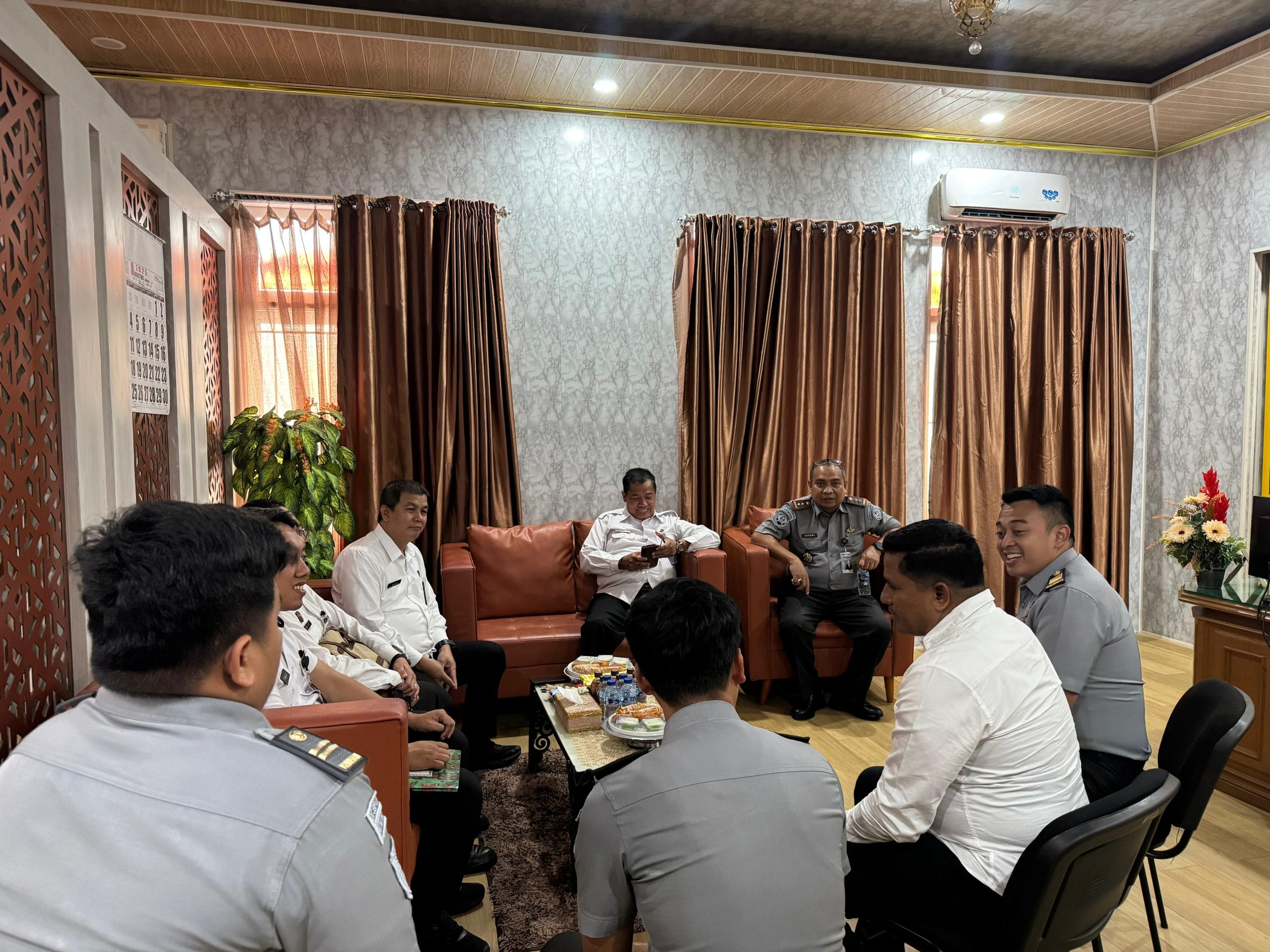 Kasubdit Kemandirian Dirjen Pemasyarakatan Pantau Kreativitas Warga Binaan rutan kelas 1 Makassar