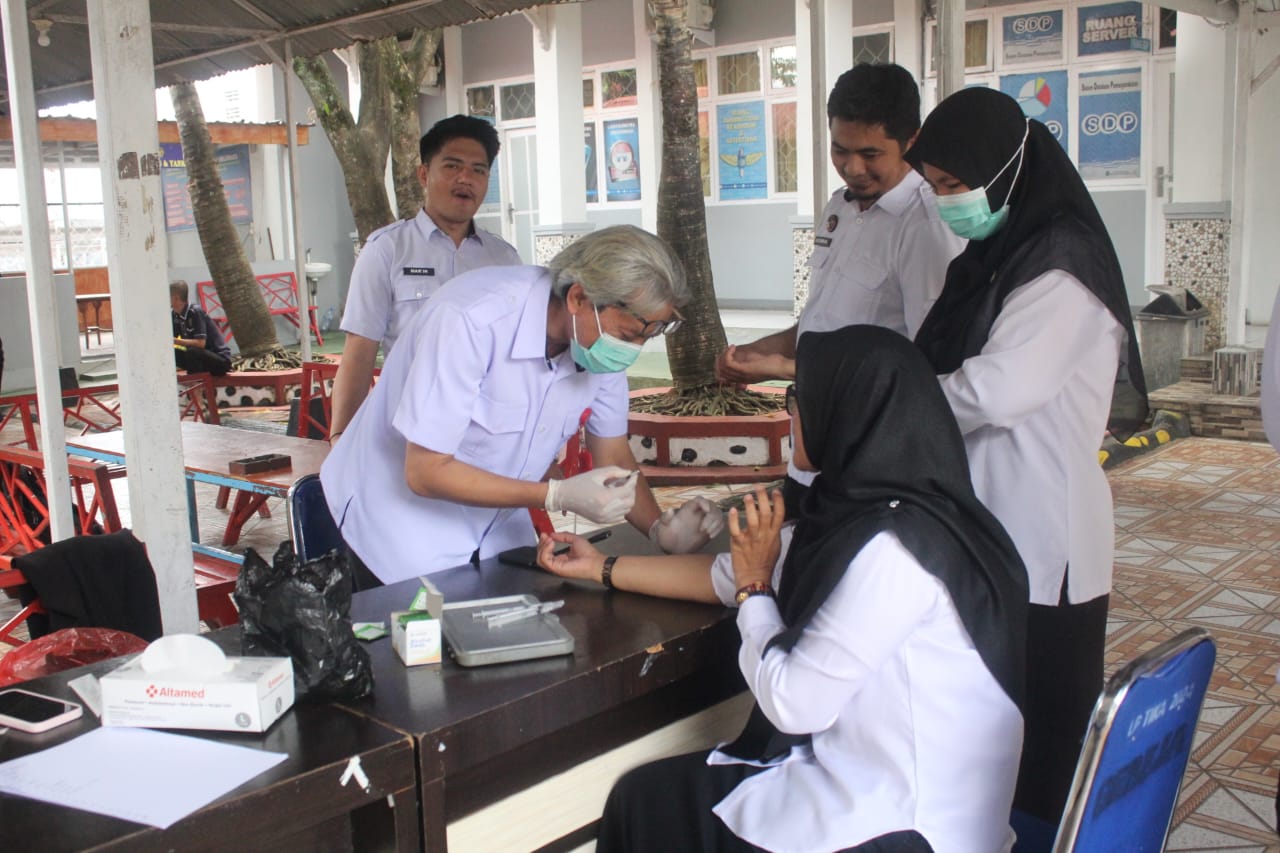 Lapas Narkotika Sungguminasa Gelar Pemeriksaan Deteksi Dini TB untuk Seluruh Pegawai