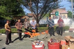 Lapas Parepare Musnahkan 125 HP Hasil Razia, Bukti Tegas Berantas Halinar