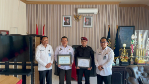 Kalapas Narkotika Sungguminasa Serahkan Penghargaan Pegawai Teladan: Dorong Semangat Pelayanan Publik