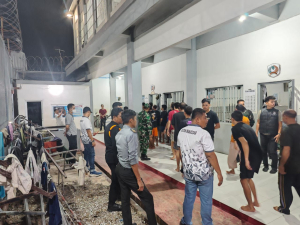 RUTAN MAKASSAR GELAR RAZIA INSIDENTIL SERENTAK BERSAMA TNI/POLRI, PASTIKAN LINGKUNGAN PEMBINAAN BEBAS HALINAR