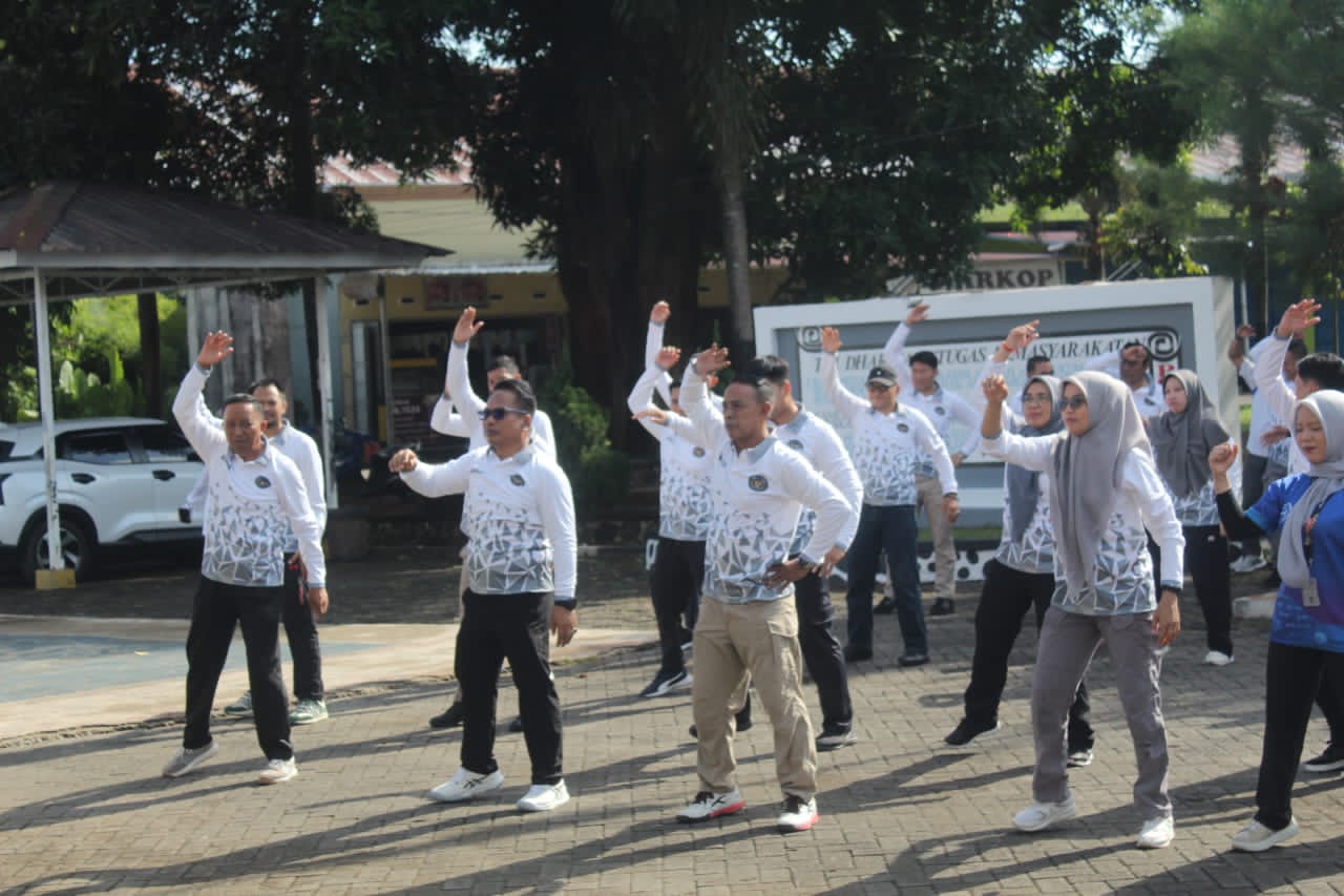 Lapas Narkotika Sungguminasa dan PT. Pegadaian Gelar Senam Pagi Bersama Serta Literasi Keuangan bagi Pegawai