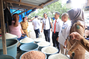 Satgas Pangan Polres Takalar Turun Langsung Kawal Stabilitas Harga dan Kualitas Beras di Pasar Sentral Takalar