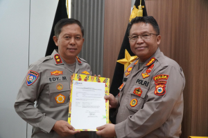 Dirbinmas Polda Sulsel Paparkan Metode Penyelesaian Masalah ‘Abbulo Sibatang’ Di Depan Kakorbinmas