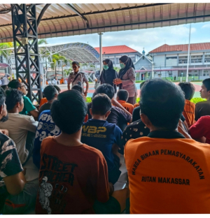 TIM KESEHATAN RUTAN MAKASSAR LAKSANAKAN KONTROL DAN PENGOBATAN RUTIN BAGI WARGA BINAAN PENDERITA TBC