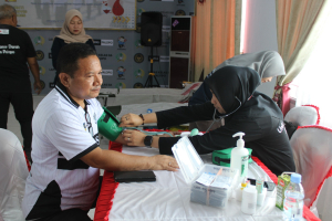 Lapas palopo Donor Darah dalam Rangkaian Kegiatan Hari Bakti Kementerian Imigrasi dan Pemasyarakatan ke-1 Tahun 2025, Bekerja Sama dengan PMI Kota Palopo