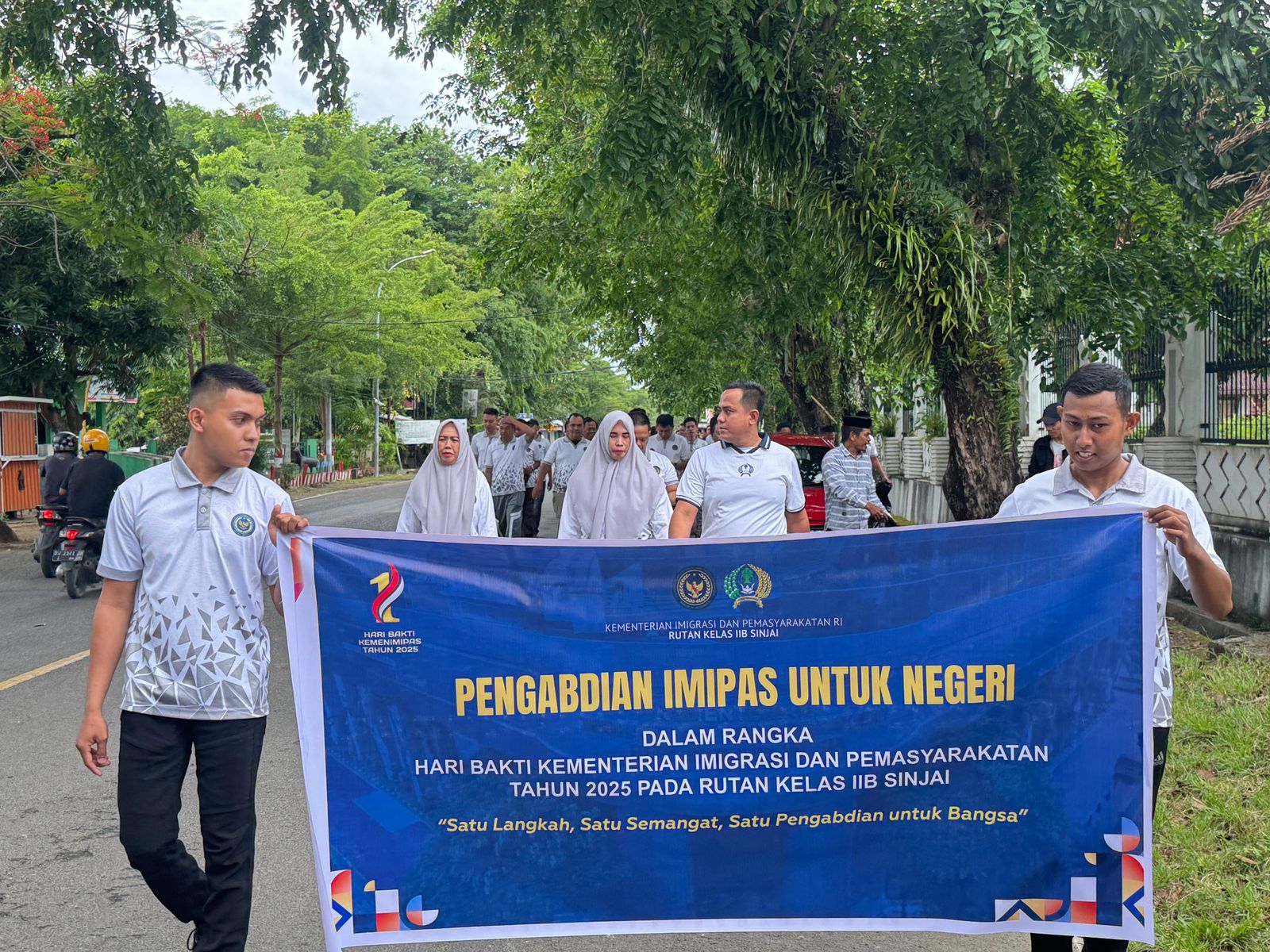 Peringati Hari Bakti, Rutan Sinjai Lakukan Aksi Peduli Lingkungan di Lapangan Nasional