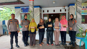 Makan Bergizi Serentak di Kecamatan Mappakasunggu, 56 Penerima Rasakan Manfaat Program Jum’at Berkah Polres Takalar