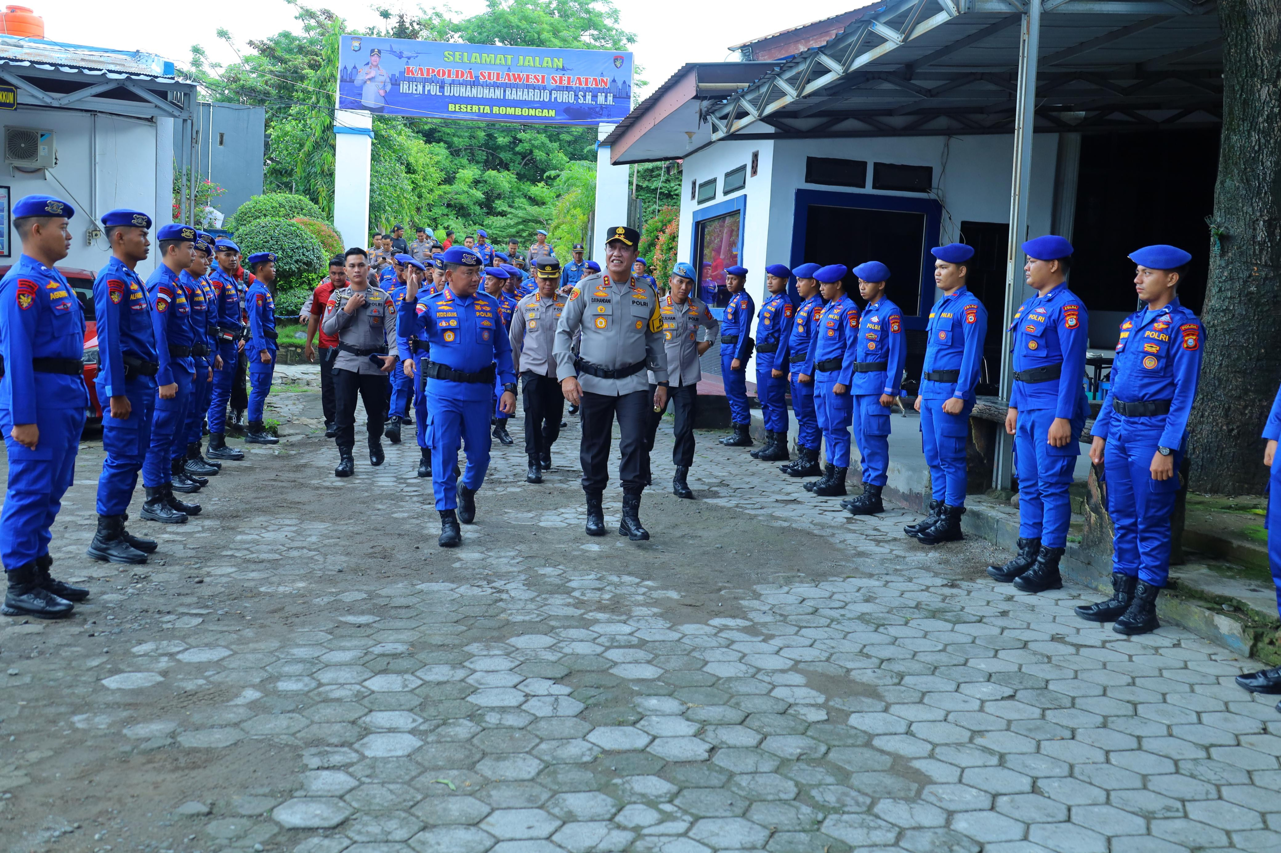 Kapolda Sulsel Pimpin Apel Bersama Personel Ditpolairud Polda Sulsel