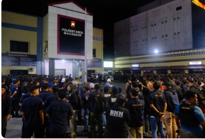 Personel Gabungan Polda Sulsel Gelar Operasi Pemulihan Kampung Rawan Narkotika di Kota Makassar