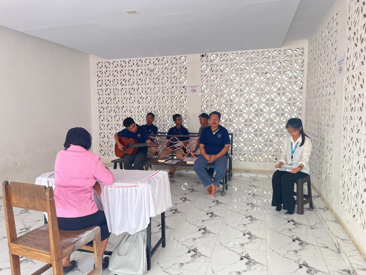Rutan Pangkep Fasilitasi Bimbingan Rohani untuk Warga Binaan Nasrani