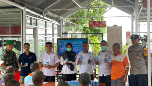 Wujudkan Komitmen Bersinar, Lapas Narkotika Sungguminasa Gelar Tes Urine Pegawai dan WBP Bersama TNI-Polri