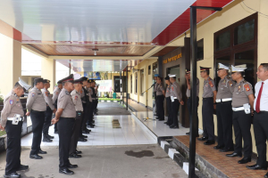Kabag Ops Polres Takalar Tekankan Profesionalisme dan Integritas Personel saat Apel Pagi