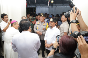 Kapolda Sulsel Bersama Forkopimda Pantau Situasi Kamtibmas Malam Perayaan Natal 2025 di Makassar